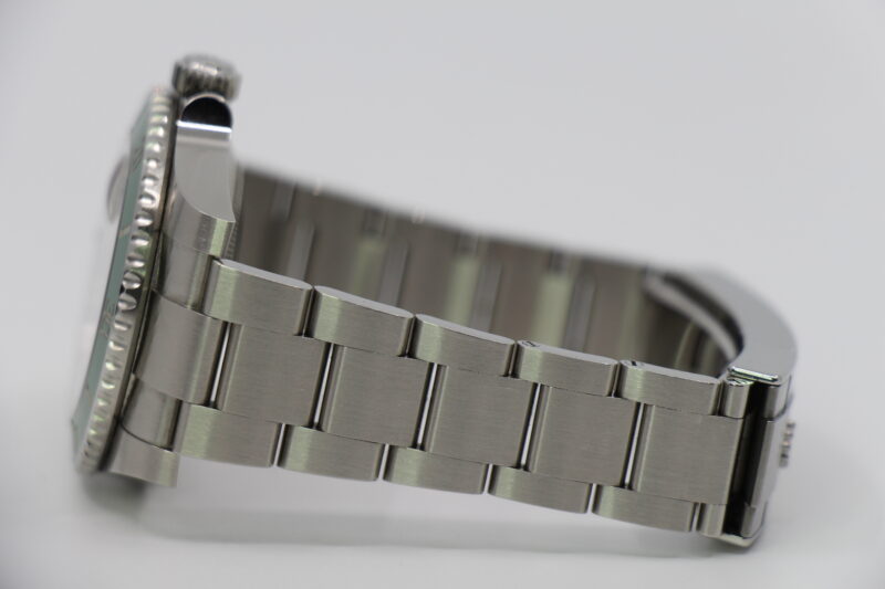 ROLEX SUBMARINER DATE 116610LV - MINT - Image 2