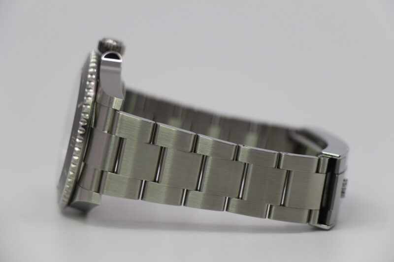 ROLEX SUBMARINER 124060 - "LIKE NEW" - Image 2