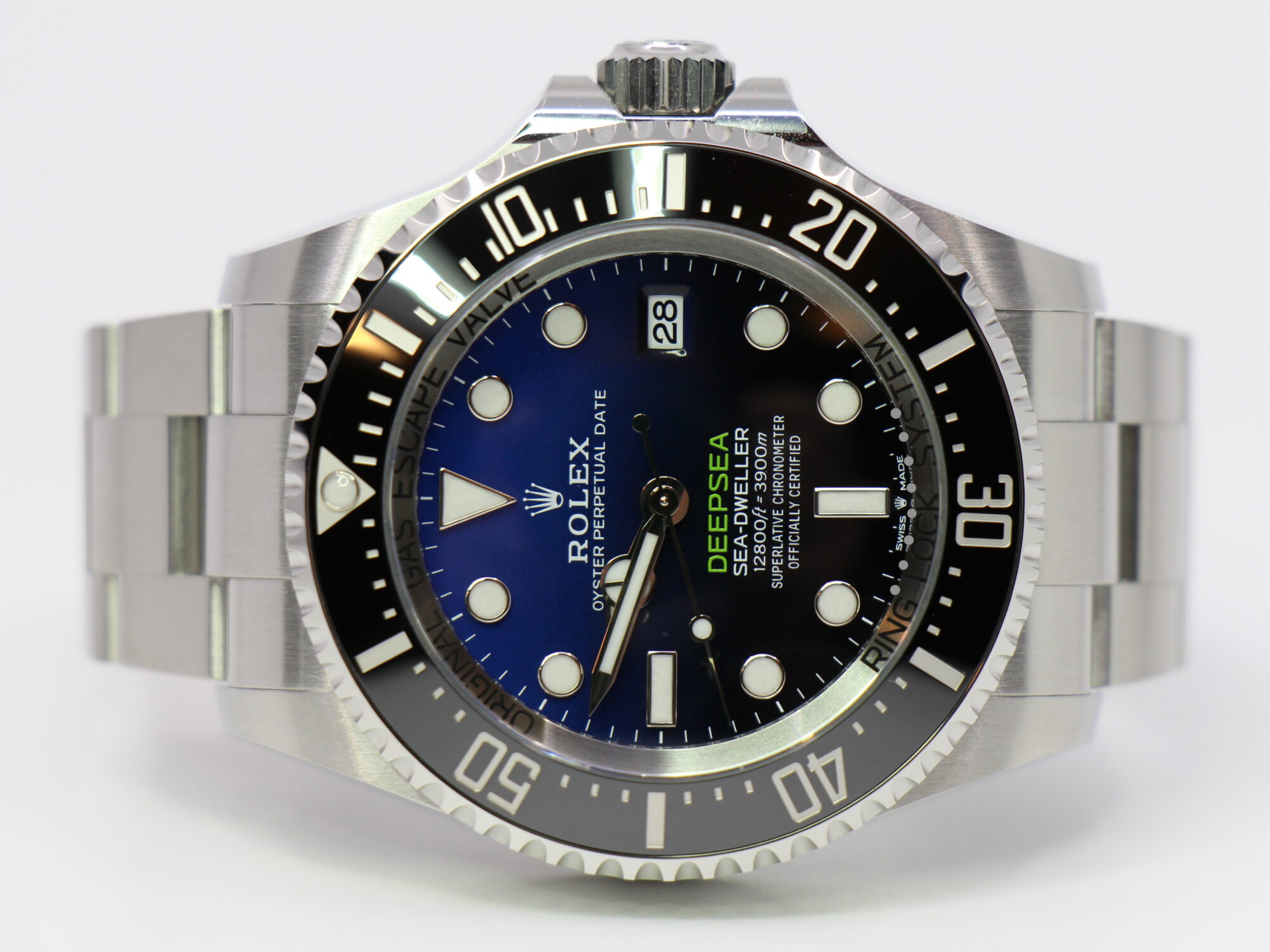 ROLEX DEEPSEA SEA-DWELLER BLUE 136660 - NEW