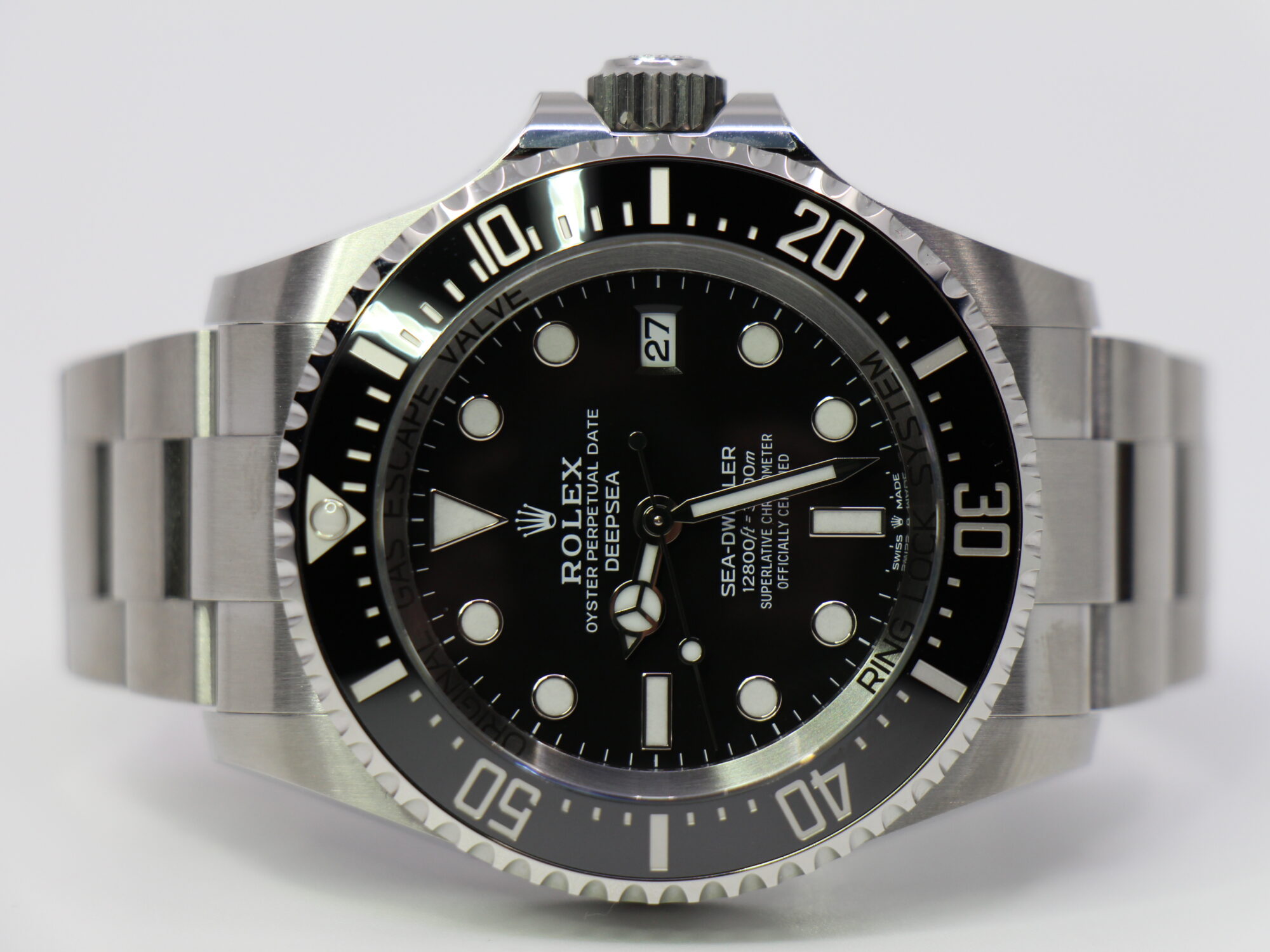ROLEX DEEPSEA SEA-DWELLER 136660 - NEW