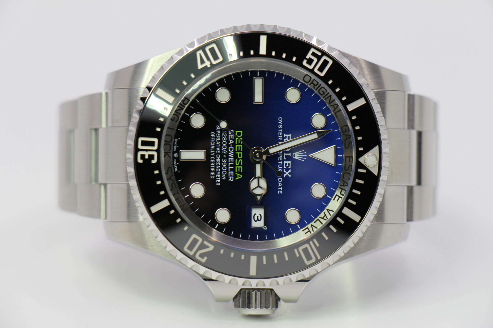 ROLEX DEEPSEA SEA-DWELLER BLUE 136660 - NEW - WeWatches