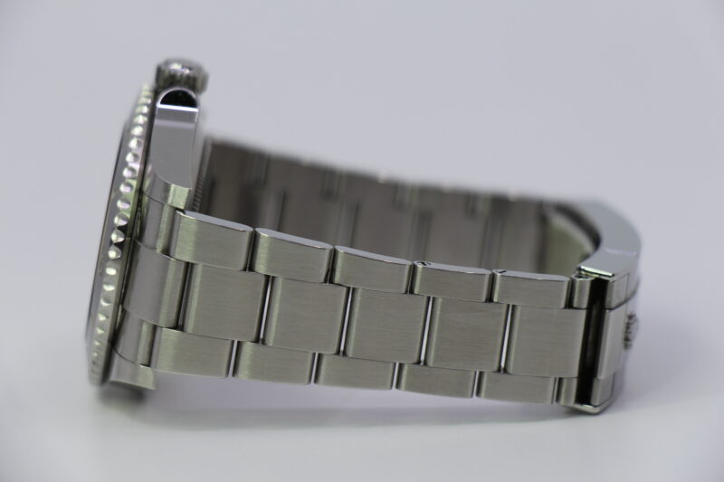 ROLEX SUBMARINER 124060 - Image 2