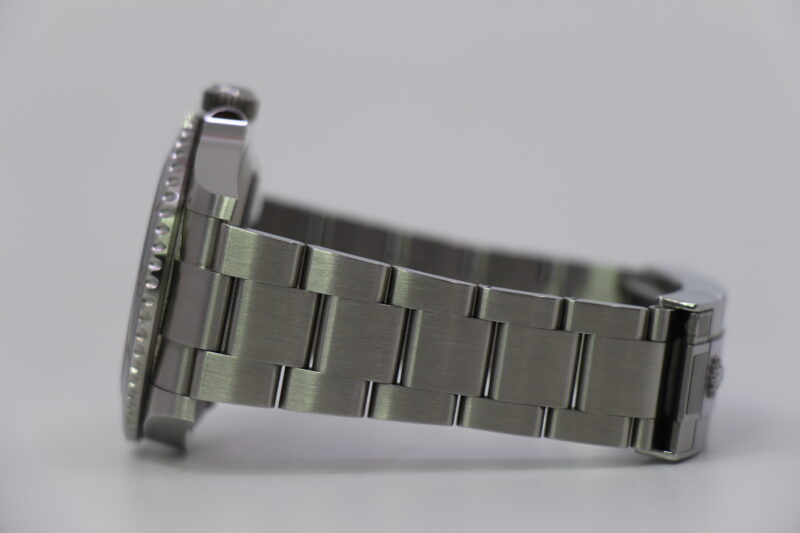 ROLEX SUBMARINER 124060 - LIKE NEW - Image 2
