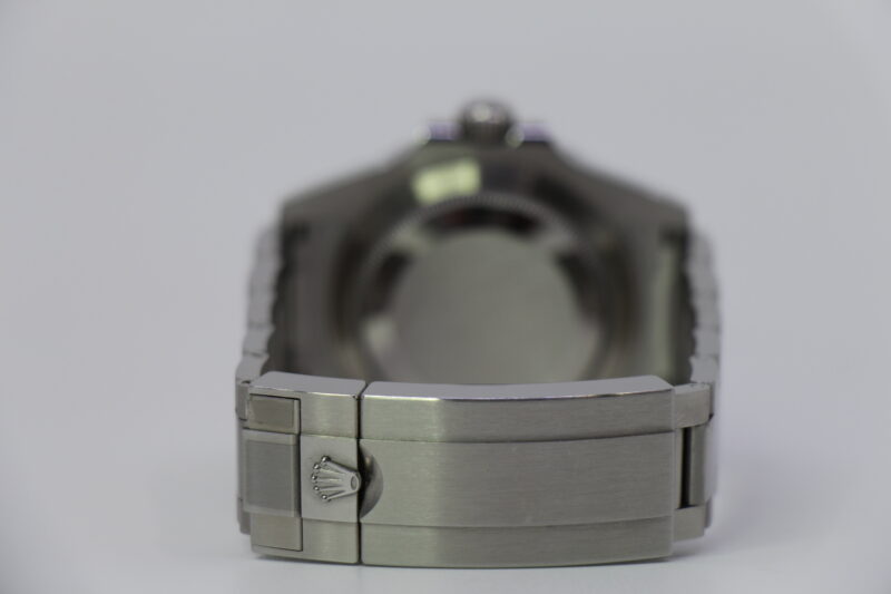ROLEX SUBMARINER 124060 - LIKE NEW - Image 3