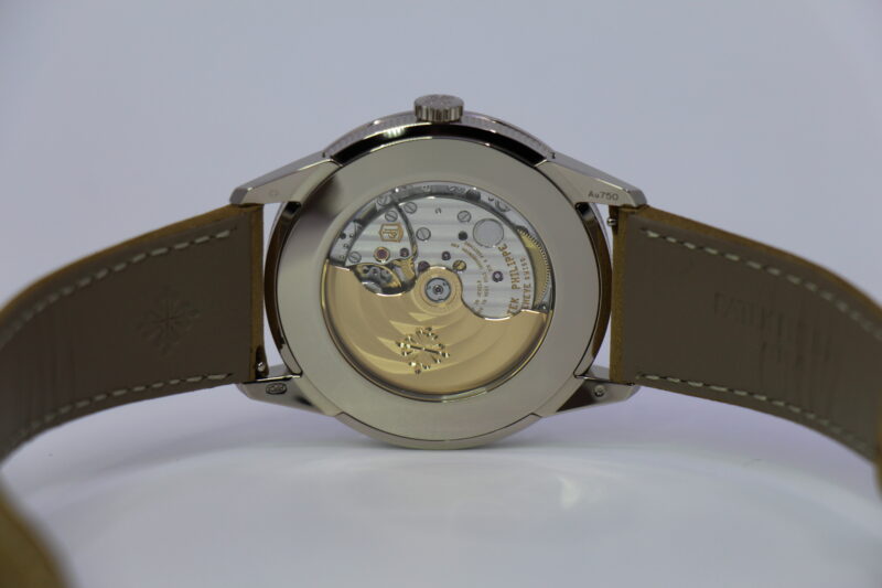 PATEK PHILIPPE CALATRAVA 5226G-001 - NEW - Image 3