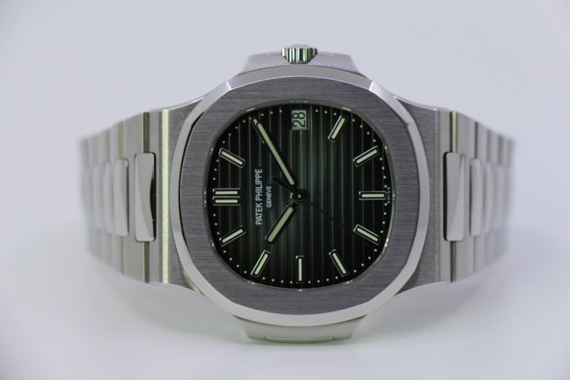 PATEK PHILIPPE NAUTILUS 5711/1A-010 - LIKE NEW 11/2020