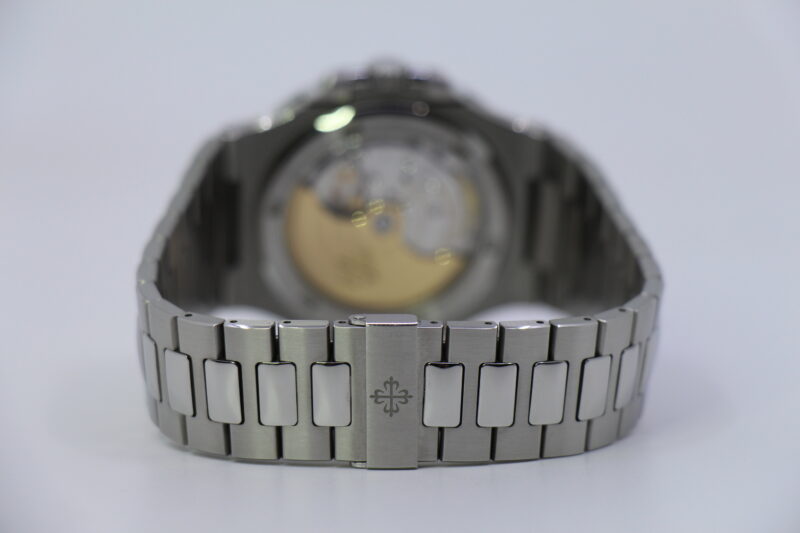 PATEK PHILIPPE NAUTILUS 5711/1A-010 - LIKE NEW 11/2020 - Image 3