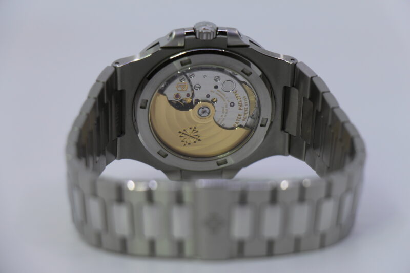 PATEK PHILIPPE NAUTILUS 5711/1A-010 - LIKE NEW 11/2020 - Image 4