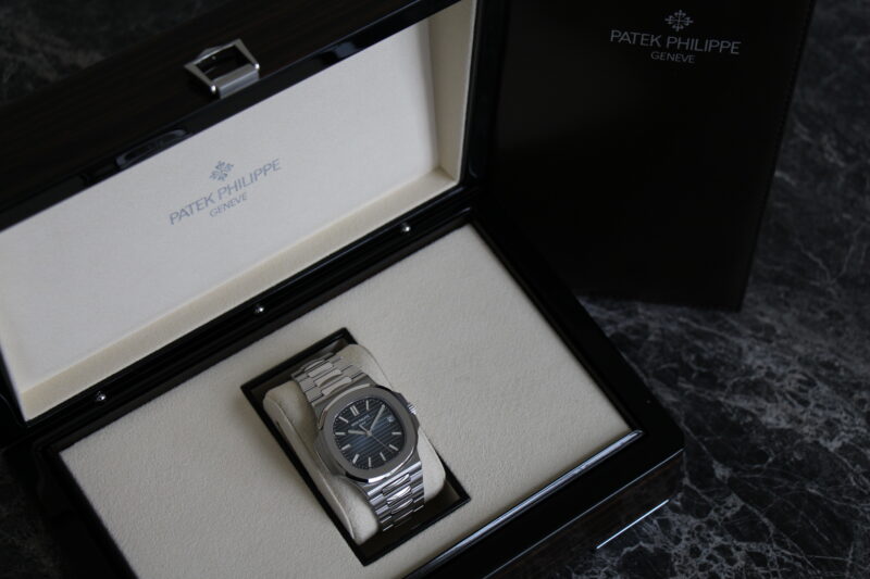 PATEK PHILIPPE NAUTILUS 5711/1A-010 - LIKE NEW 11/2020 - Image 6