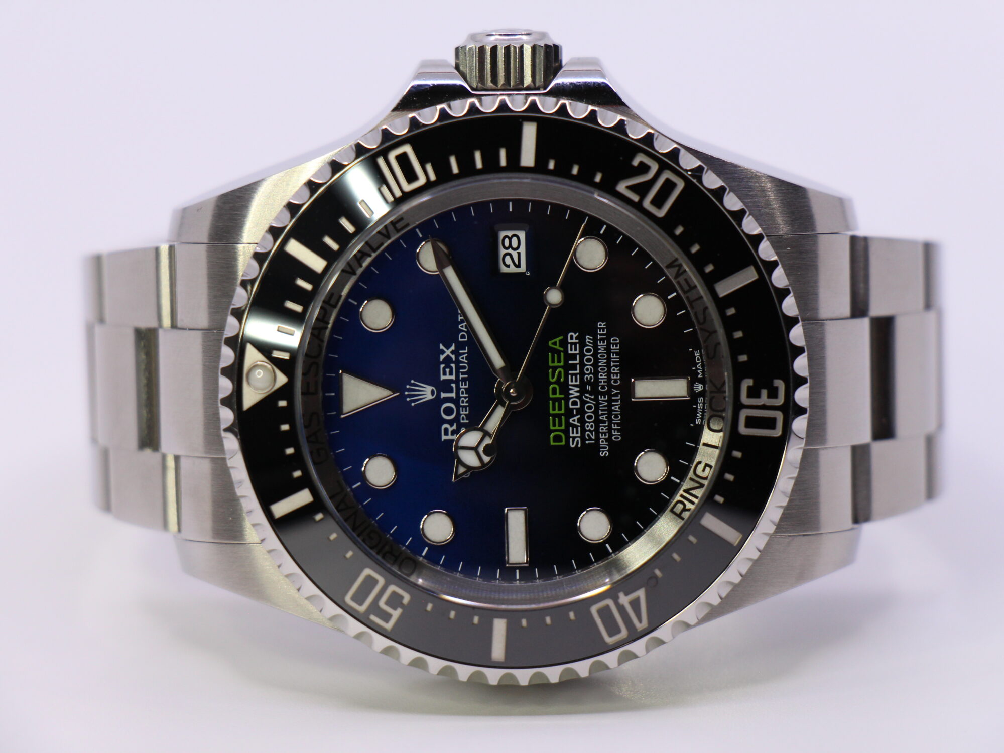 ROLEX DEEPSEA SEA-DWELLER BLUE 136660 - RSC 11/2025 *RESERVERET