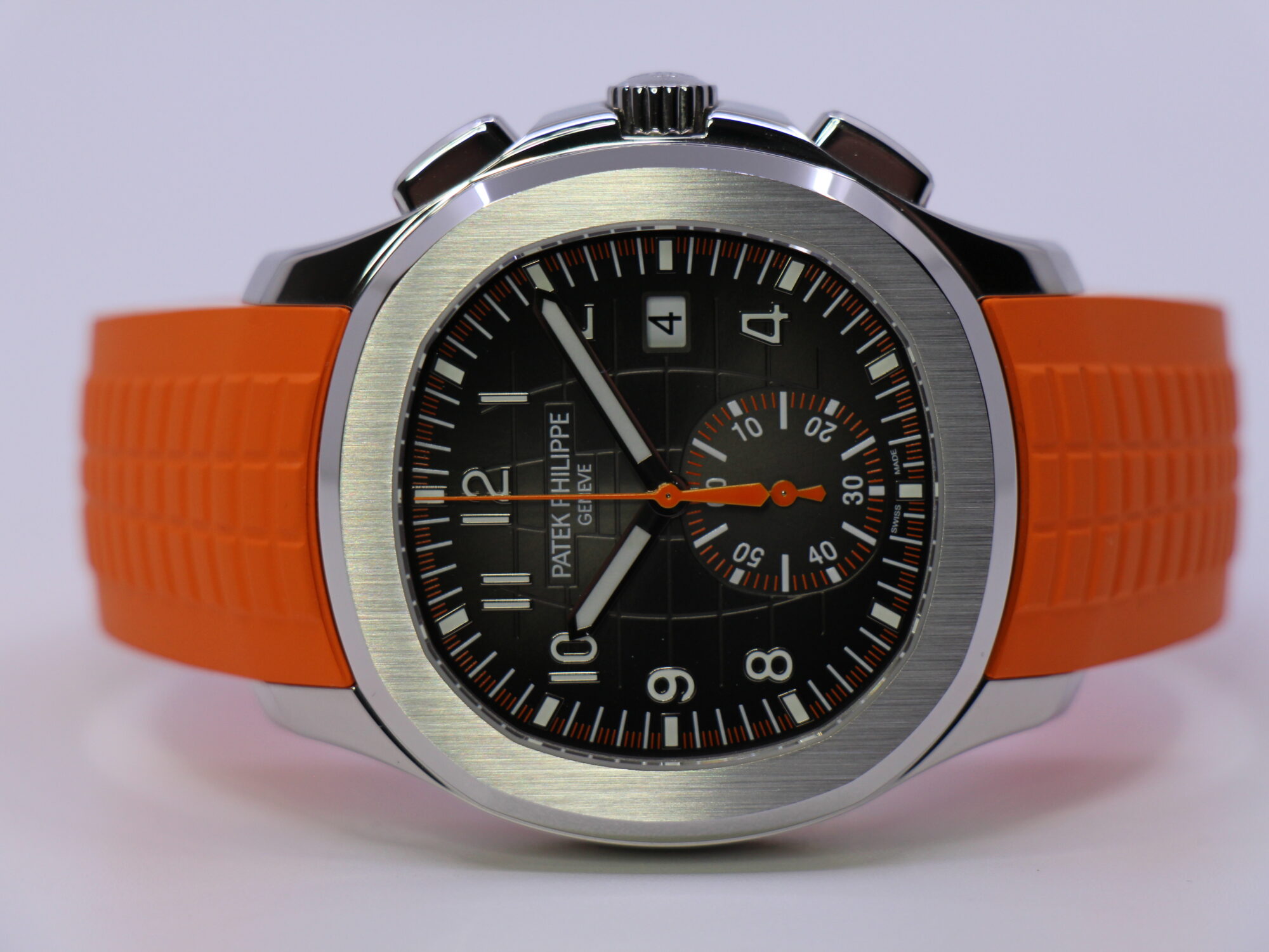 PATEK PHILIPPE AQUANAUT 5968A-001 - LIKE NEW *RESERVERET
