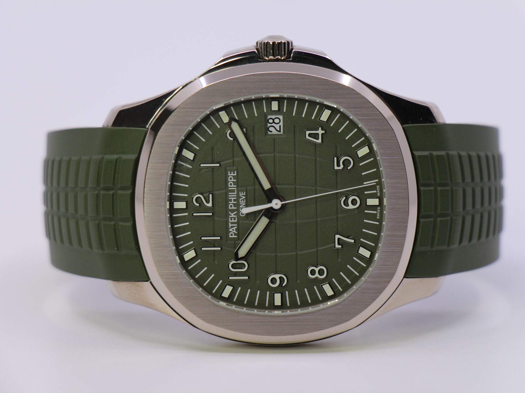 PATEK PHILIPPE AQUANAUT 5168G-010 - LIKE NEW *RESERVERET
