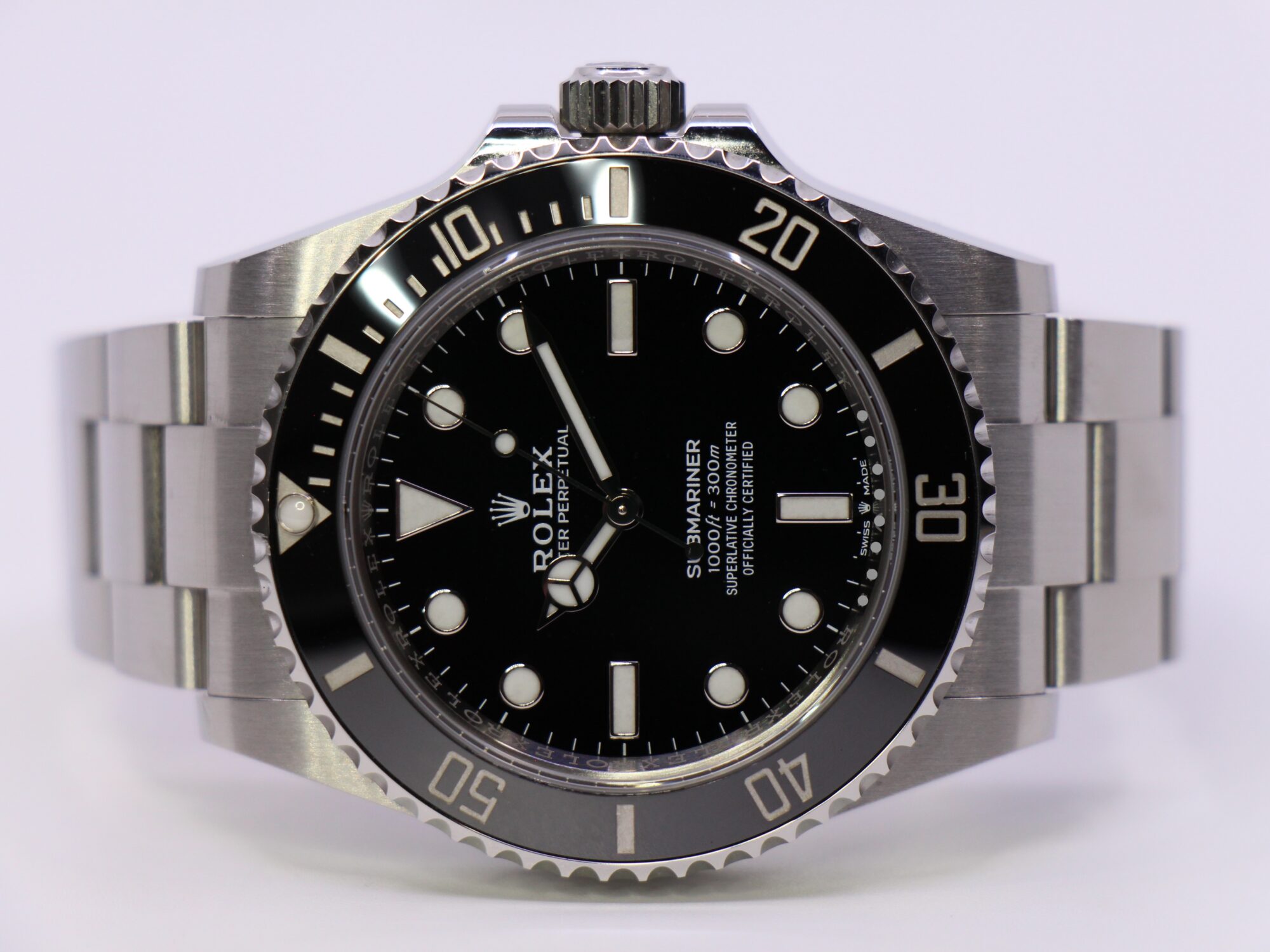 ROLEX SUBMARINER 124060 - 02/2025 *RESERVERET