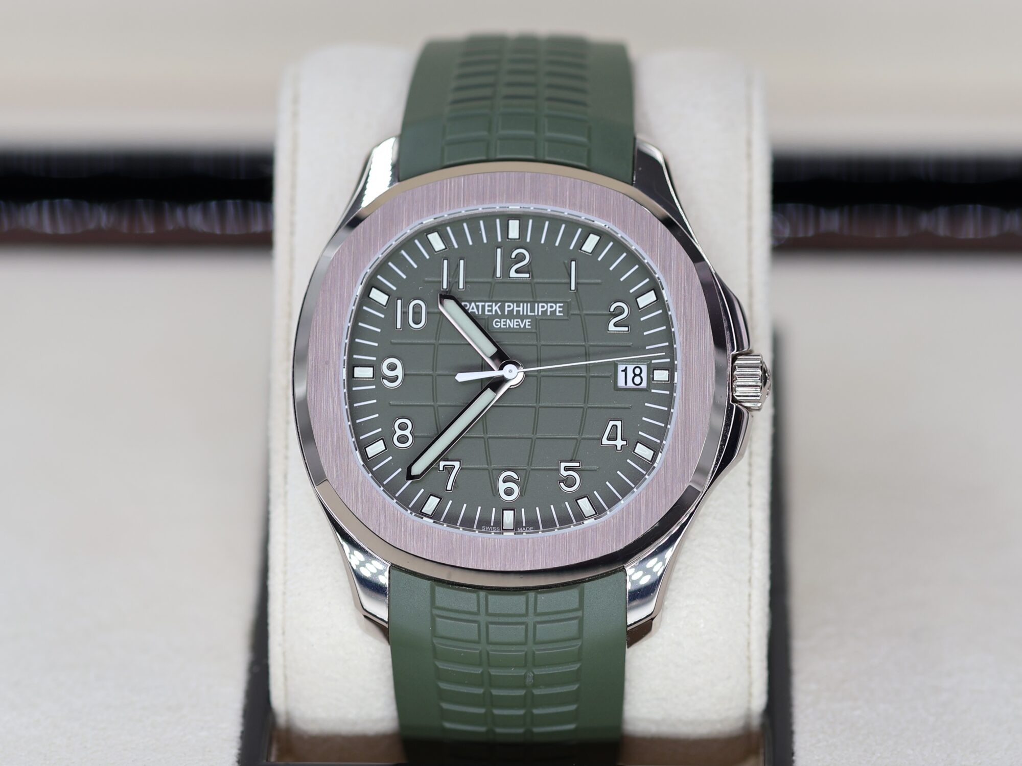 PATEK PHILIPPE AQUANAUT 5168G-010 - LIKE NEW