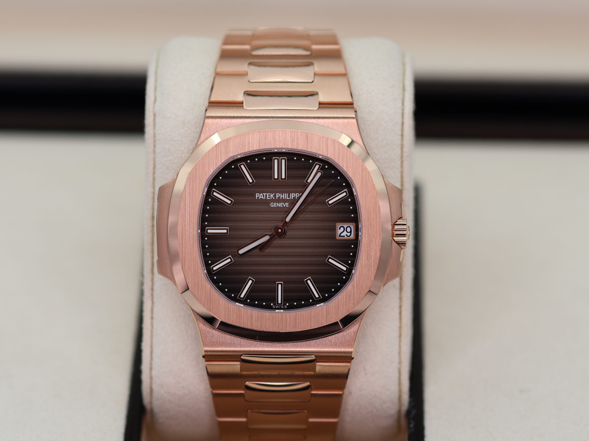 PATEK PHILIPPE NAUTILUS 5711/1R-001 CAL. 26-330 - LIKE NEW
