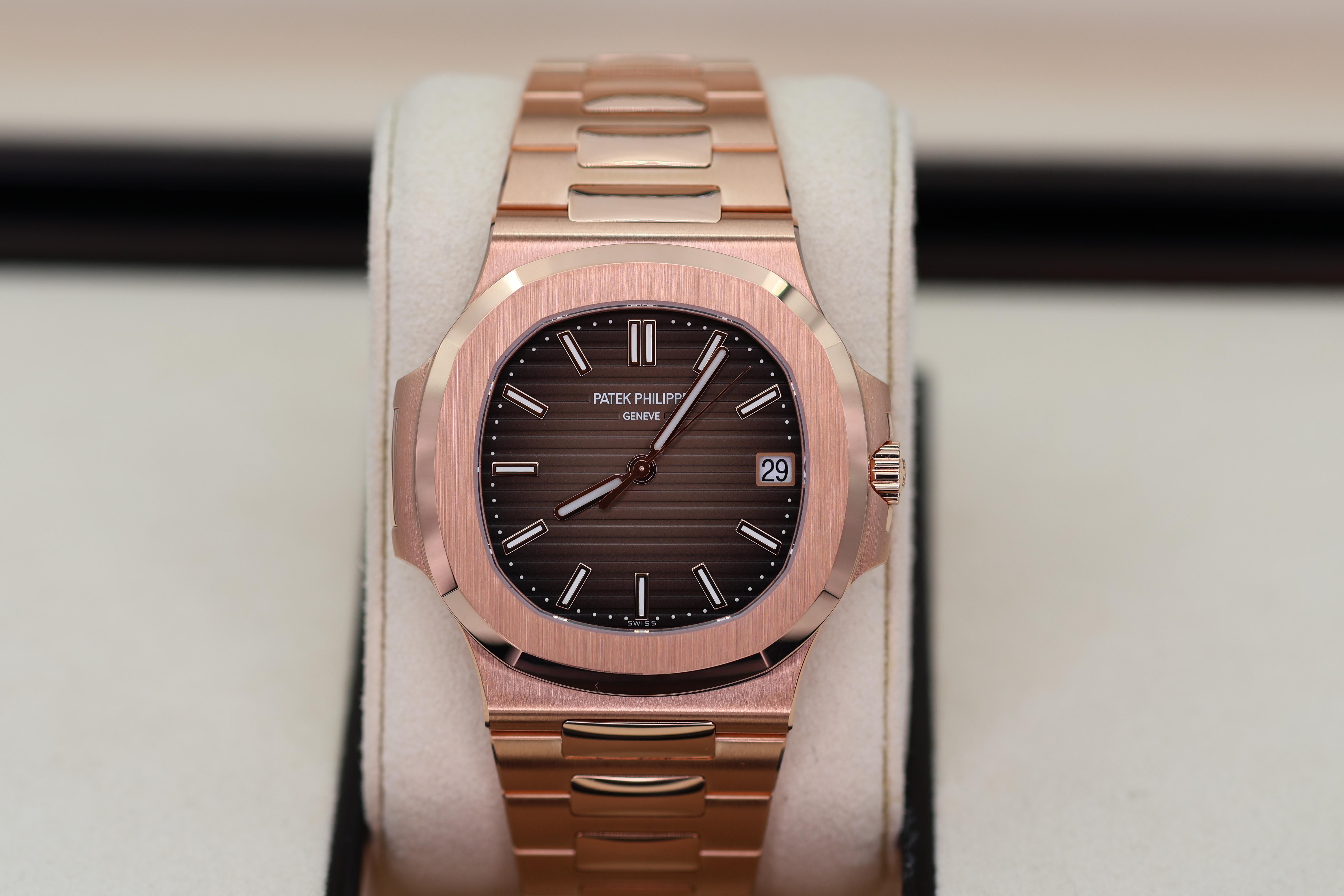 PATEK PHILIPPE NAUTILUS 5711/1R-001 CAL. 26-330 - LIKE NEW