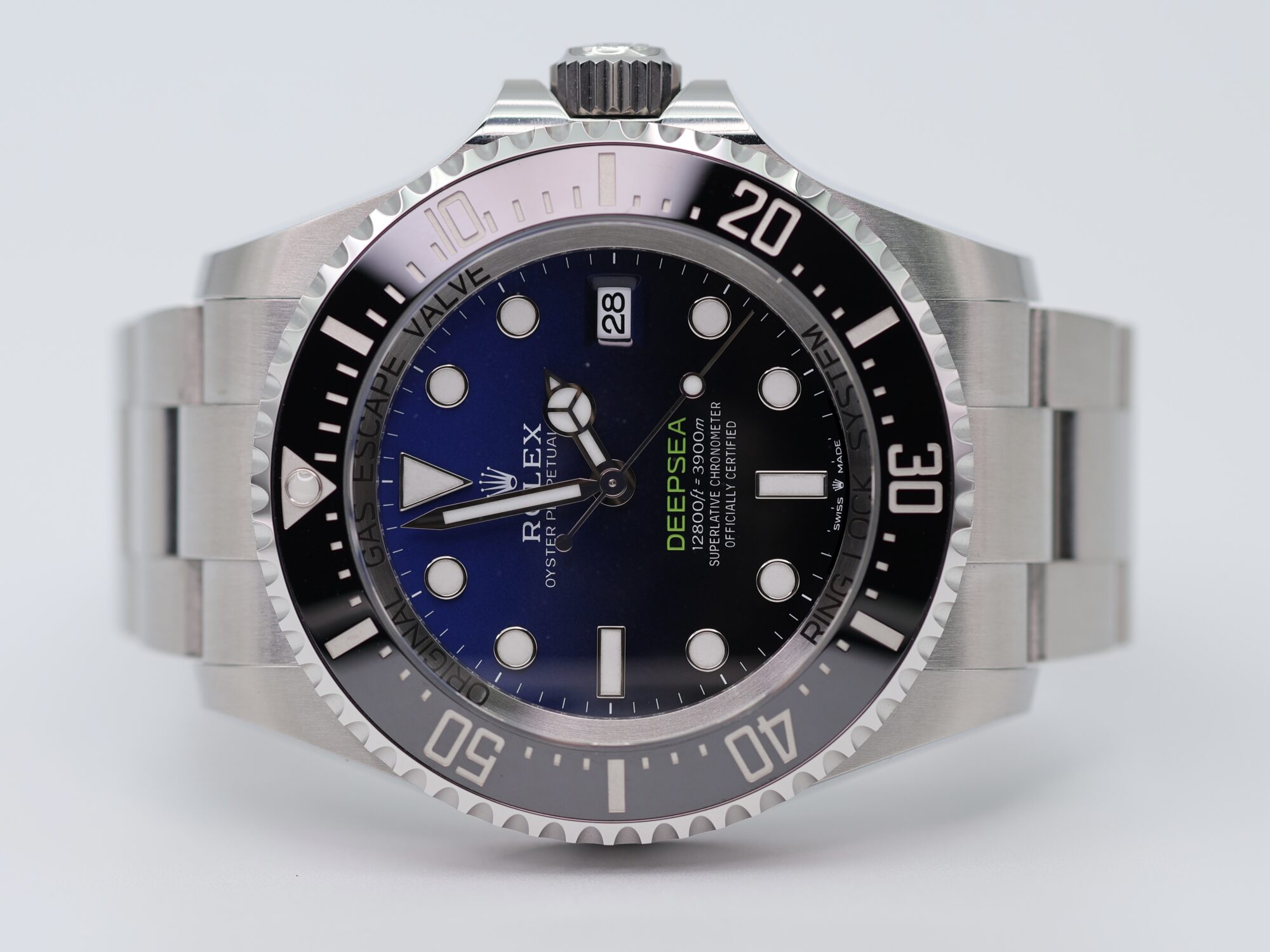 ROLEX DEEPSEA SEA-DWELLER BLUE 136660 - NEW 08/2026